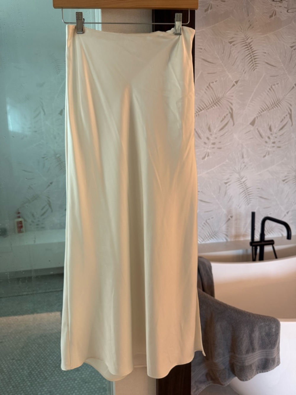 Abercrombie Cream Satin Slip Skirt